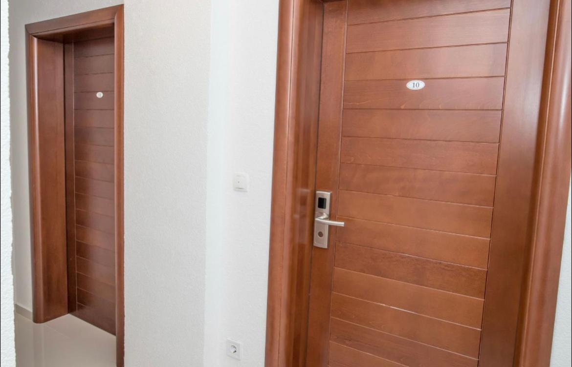 Apartmani Nela Sutomore Buitenkant foto