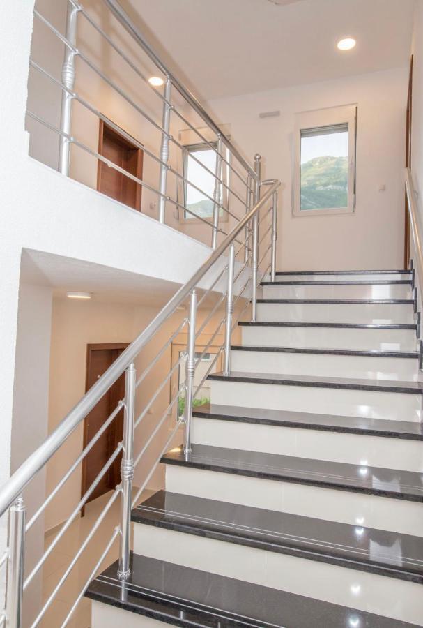 Apartmani Nela Sutomore Buitenkant foto