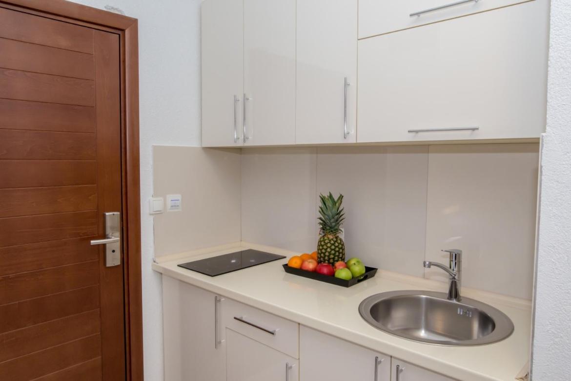 Apartmani Nela Sutomore Buitenkant foto