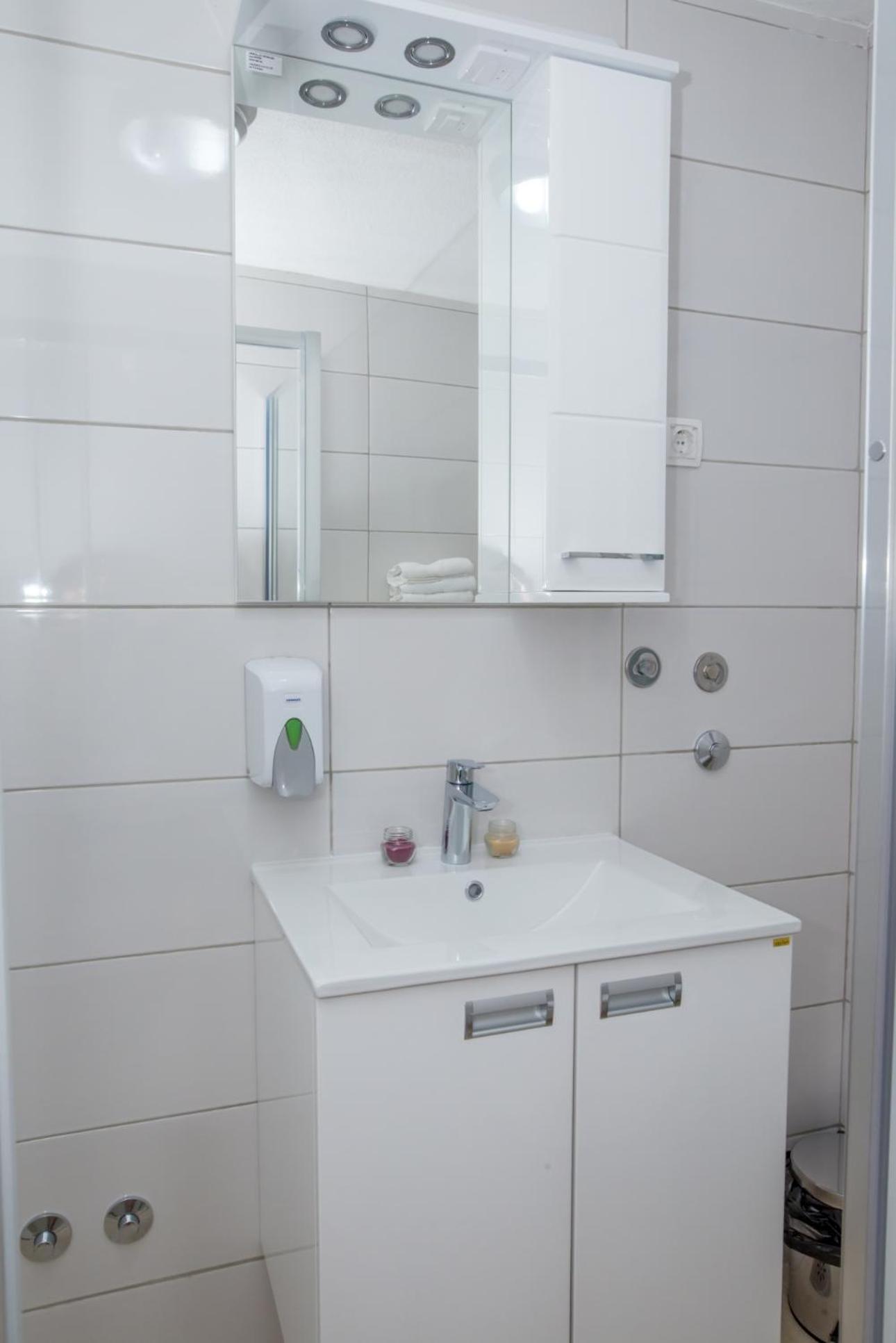 Apartmani Nela Sutomore Buitenkant foto