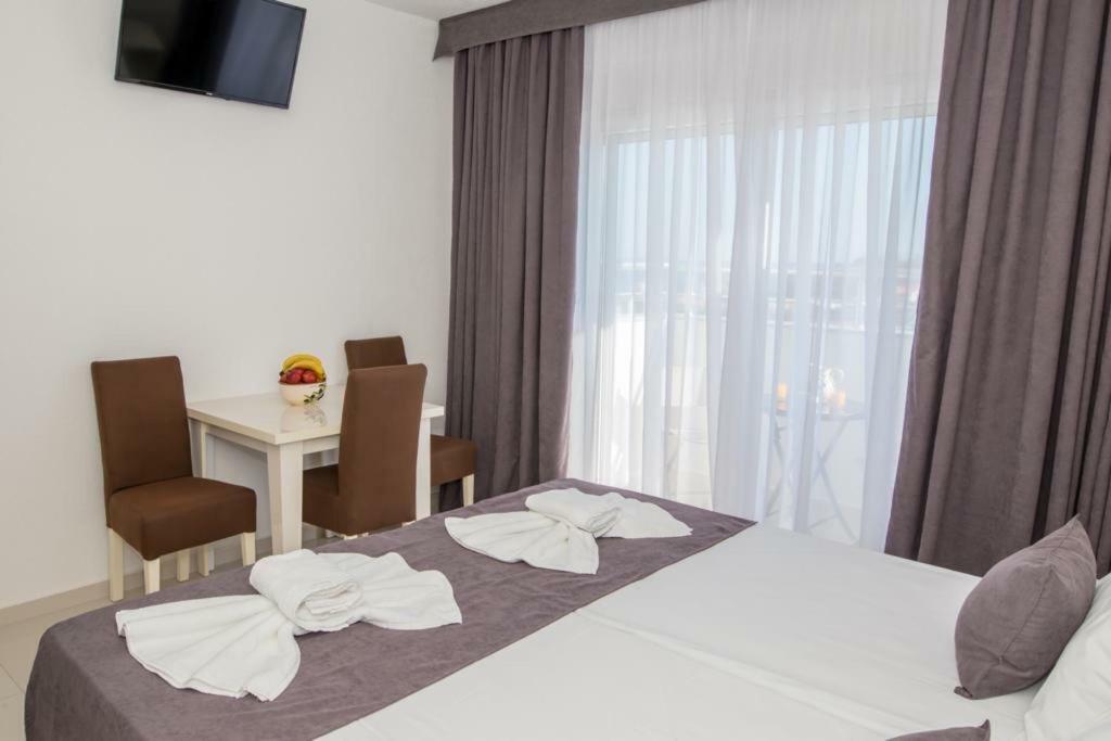 Apartmani Nela Sutomore Buitenkant foto